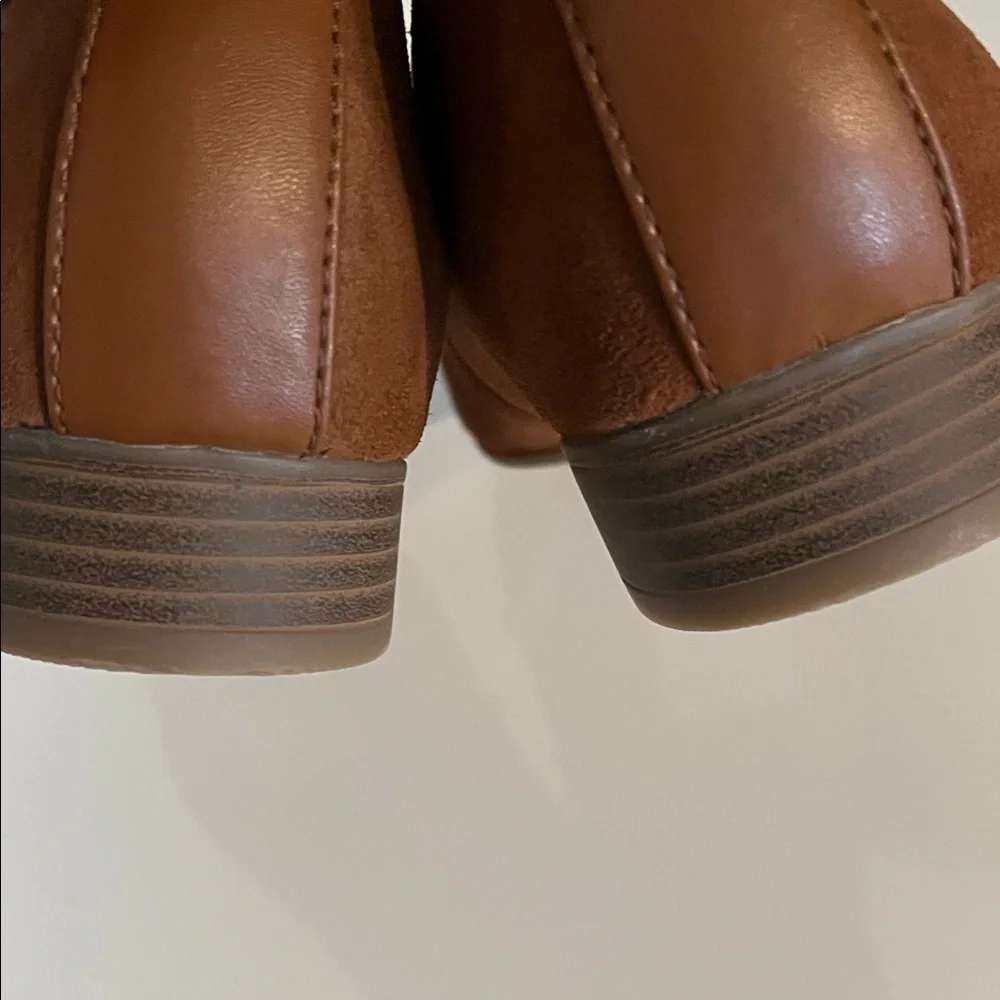 Clarks Women’s Brown‎ Suede and Leather Loafers Size 8